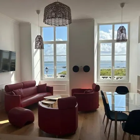 De Standing Face Apartamento *